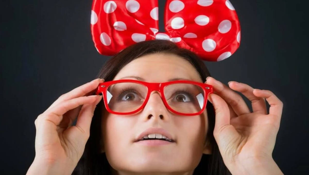 Бессознательный контракт: «Я буду сильным, если ты останешься маленькой». Обе стороны, кажется, согласны.