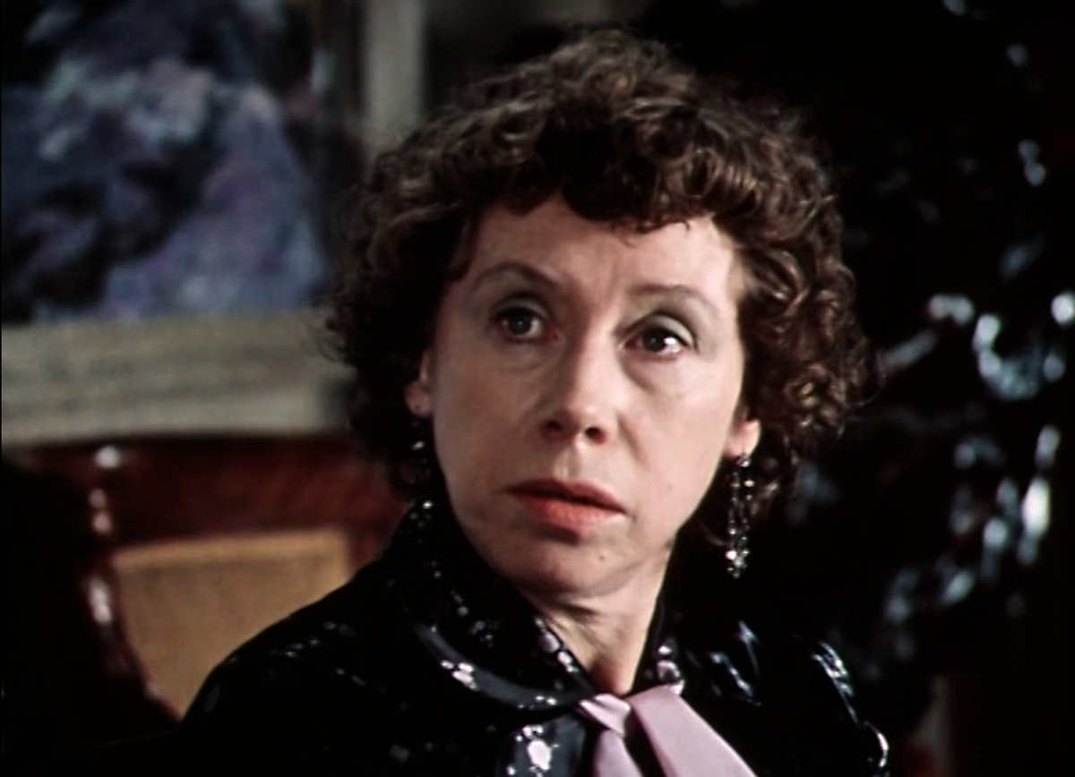 Кадр из кинофильма "По семейным обстоятельствам", 1977 г., режиссер Алексей Коренев, сценарист Валентин Азерников, композитор Эдуард Колмановский (скриншот)