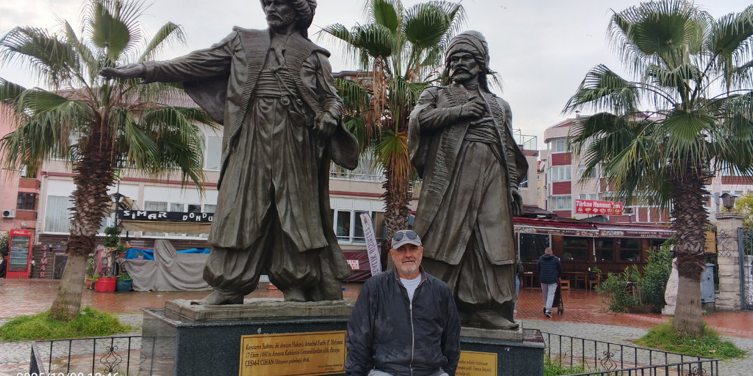 За горизонтом трёх морей.