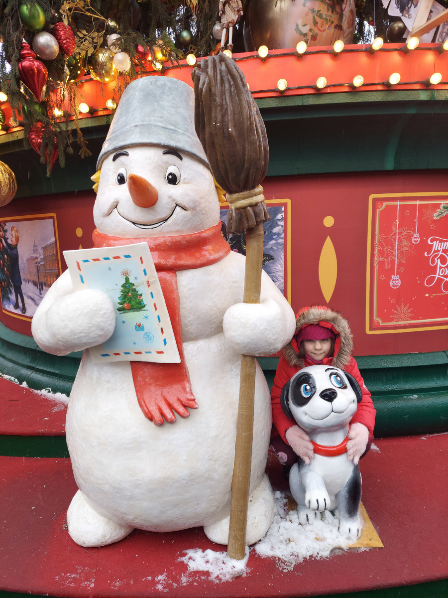 Снеговик-почтовик на ярмарке