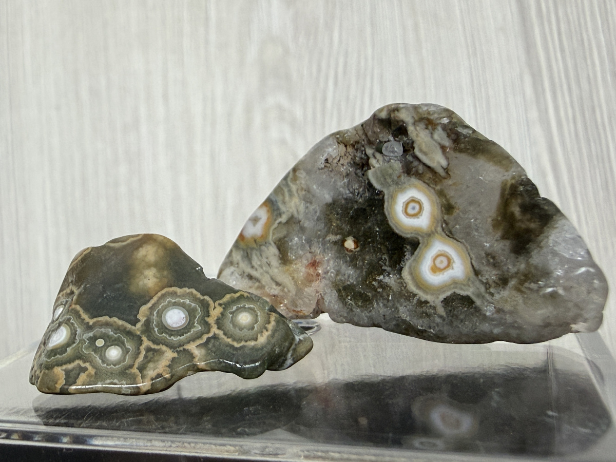 Образцы океанической яшмы из моей коллекции.