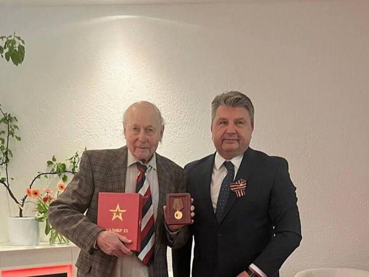    Композитор Александр Мерлин в Генконсульстве России в Бонне | © Генконсульство России в Бонне