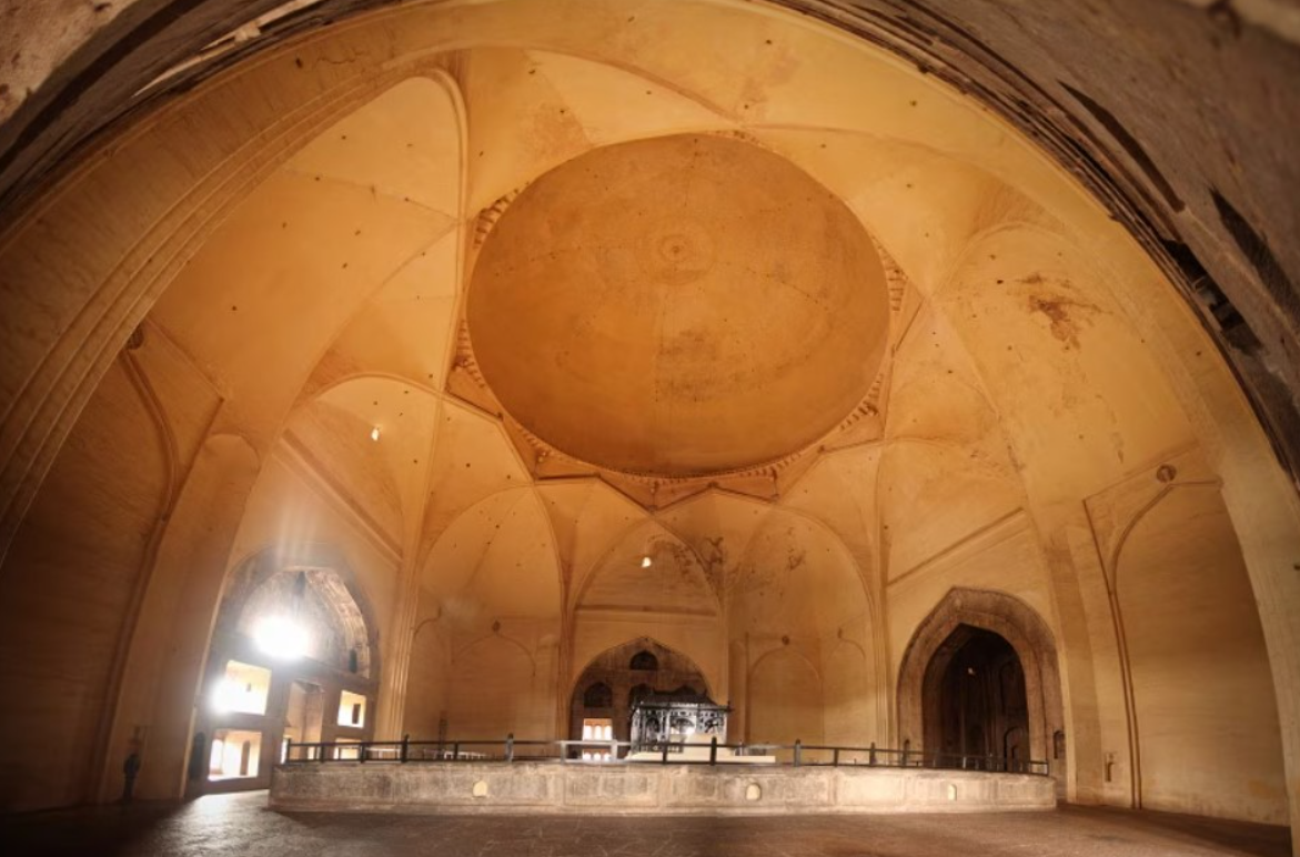 Шепчущая галерея