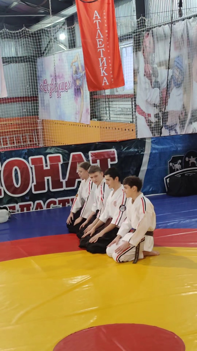 Приветствие от тренера и судей 