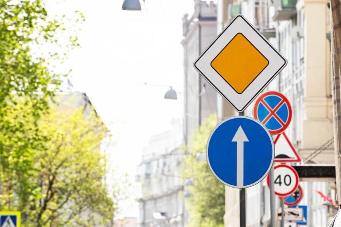 Обложка © Shutterstock / FOTODOM / Ilyas Kalimullin