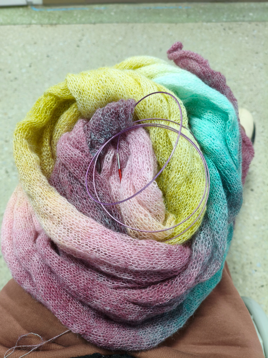 Палантин из мохера "Акварель"