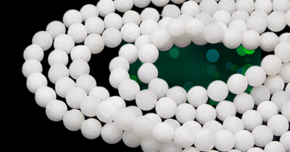 Бусы из белого матового жадеита