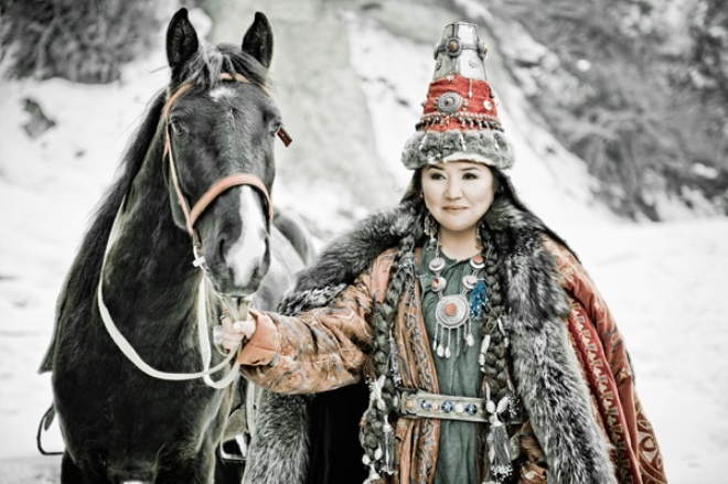 Кажетта Ахметжанова рассказала о чудесах, о мыслях, похожих на мошкару. Объяснила зачем она постоянно чистит своё подсознание