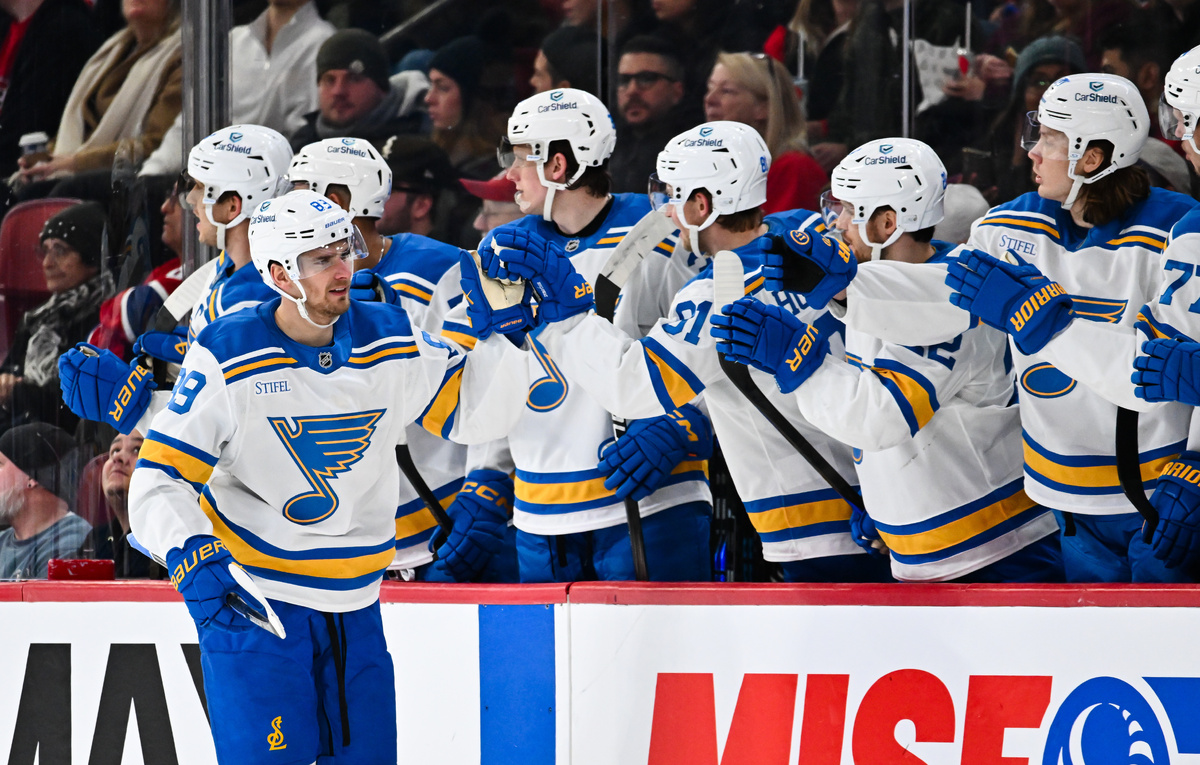    Нападающий "Сент-Луиса" Павел Бучневич  Minas Panagiotakis/Getty Images