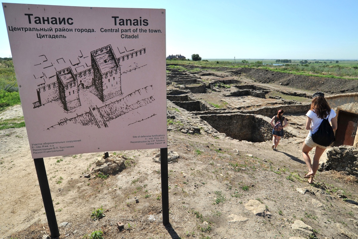    Раскопанный античный город похож на таинственный кроссворд./РИА Новости