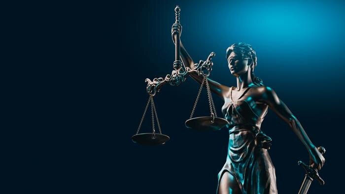 Обложка © Shutterstock / FOTODOM / Alexander Supertramp