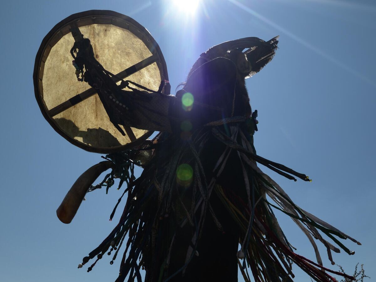    Шаман во время обряда | © РИА Новости / Александр Кряжев