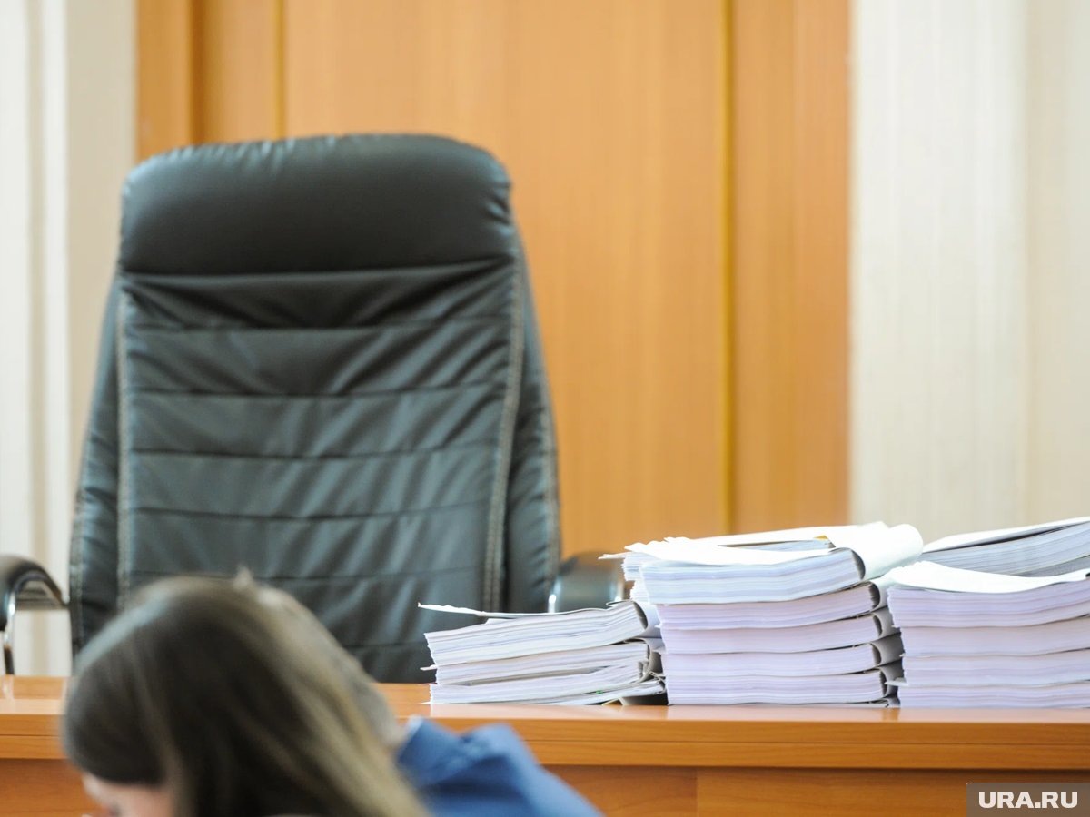     Освободить кресло владельца бизнеса олигарху оказалось недостаточно - его ждут и другие неприятности