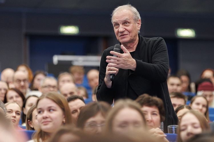    Михаил Марфин: «Я 30 лет приезжаю в Казань и всегда с огромным удовольствием. „Четыре татарина“ были не просто командой, они стали трендом организации КВН в регионе».   
Фото: «БИЗНЕС Online»