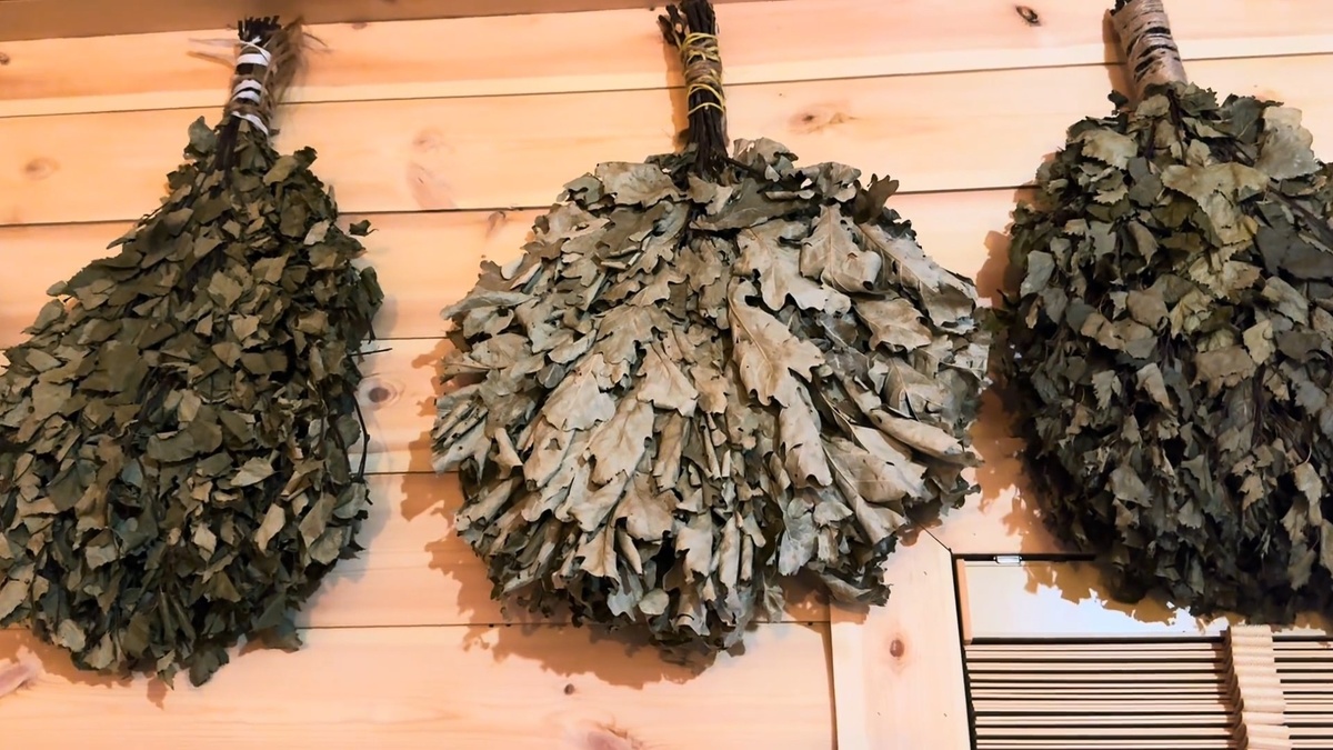 Дубовые веники в русской бане