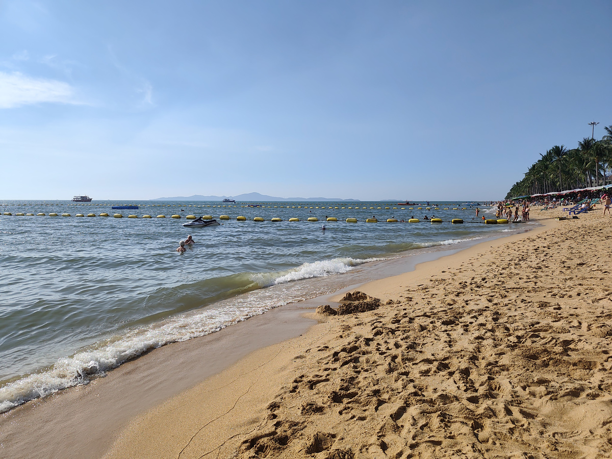 Пляж Джомтьен в Паттайе 2025-2026