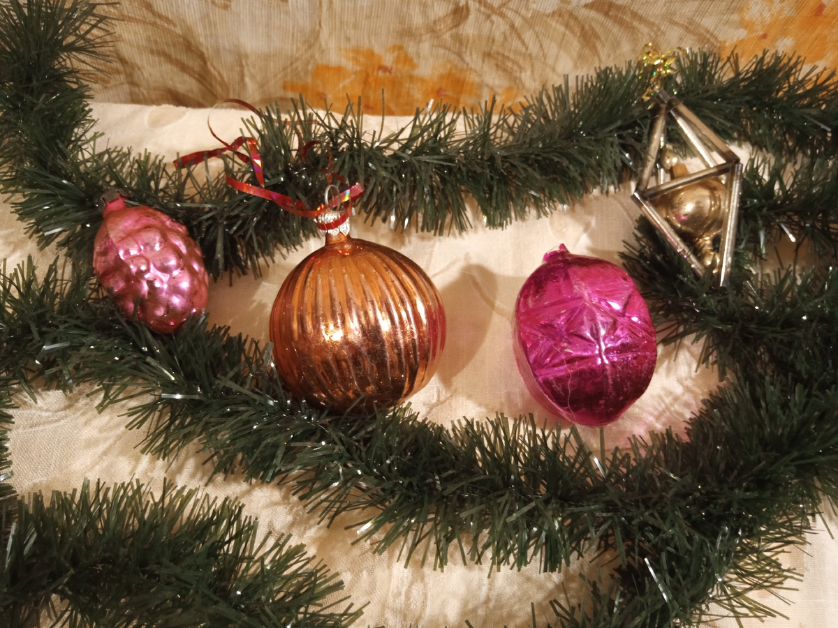 Эти игрушки тоже шестидесятых - семидесятых годов. ( Фото моё)