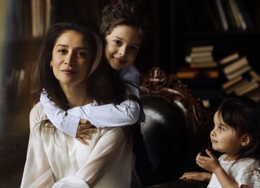    Больше счастья: Равшана Куркова поделилась новыми снимками с детьми