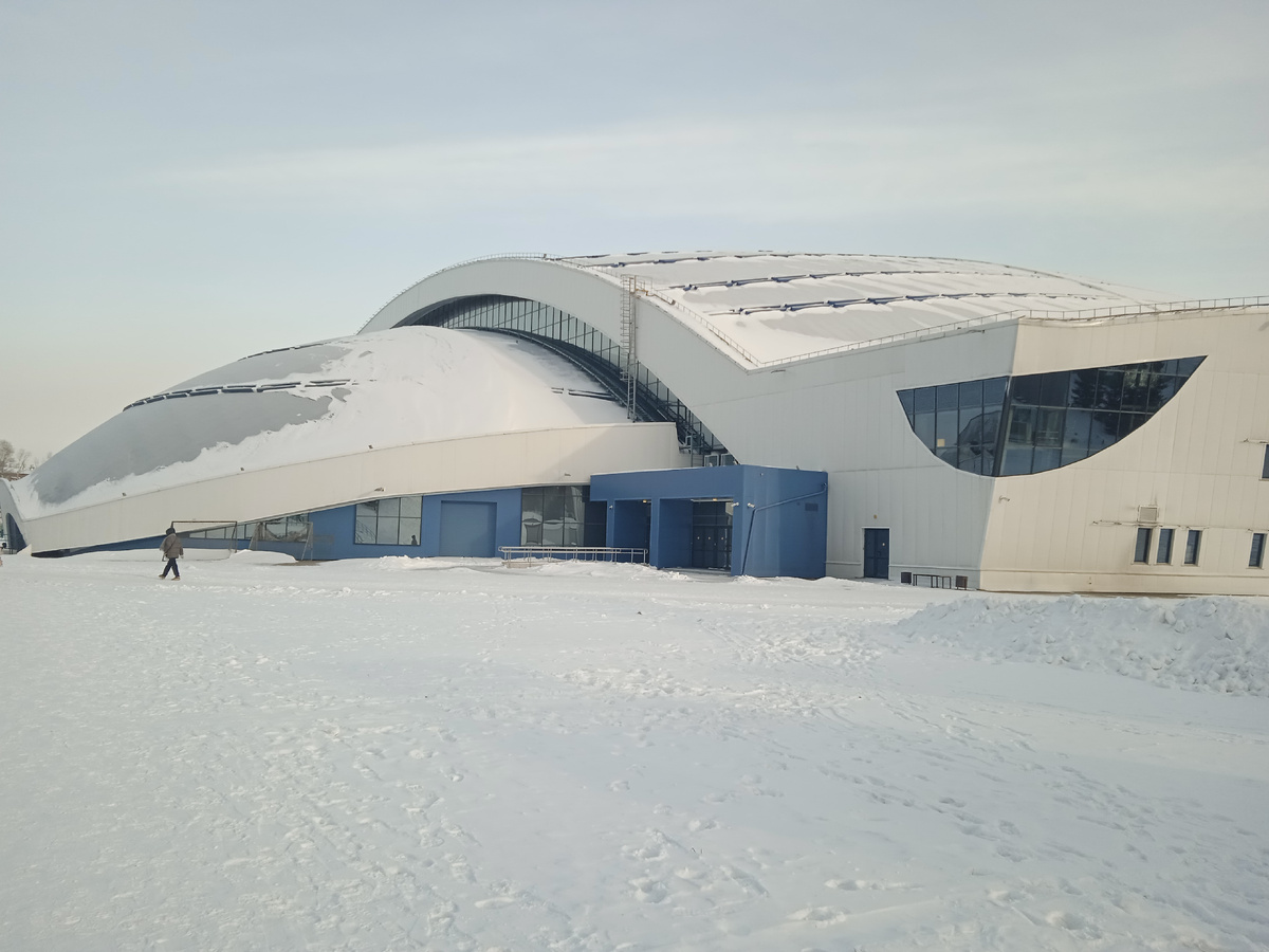 Ледовый дворец "Байкал".