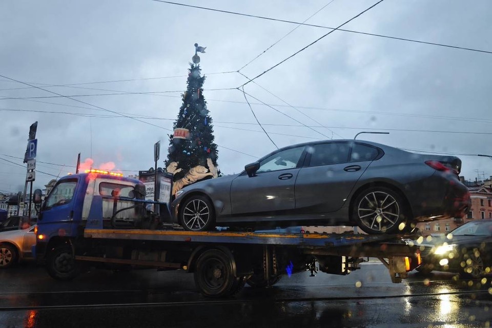    Эвакуация подорожает с 1 января 2026 года. Алексей БУЛАТОВ