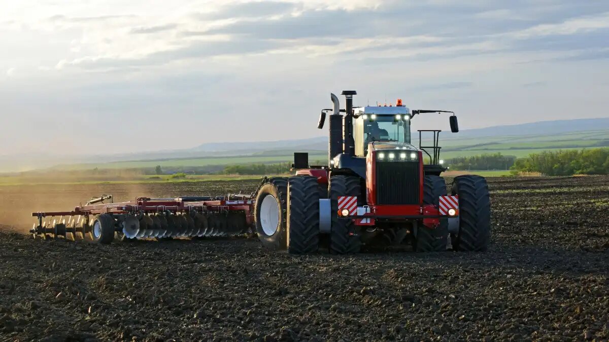 Фото: rostselmash.com / Ростсельмаш
Обработка почвы трактором Ростсельмаш 2400