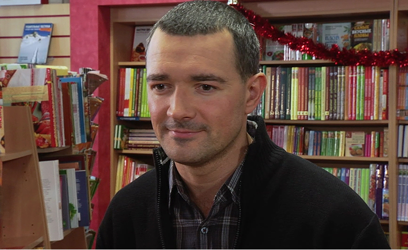 Вадим Снегин (Егор Бероев), кадр из сериала "Всё, что нам нужно" (2011) 