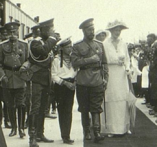Прибытие Николая II с семьей в Евпаторию в мае 1916 года (фрагмент фото). 