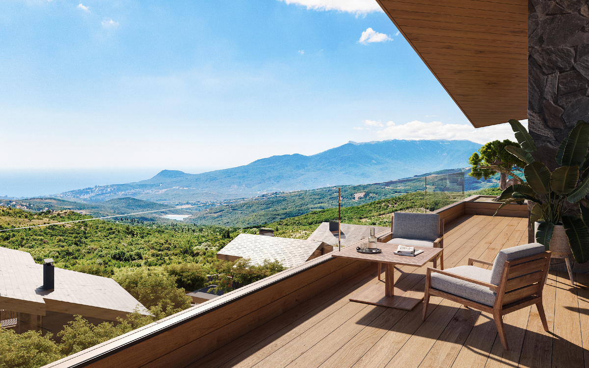 Главный секрет зимнего ЮБК — в уникальной аэрохимии. Когда жара спадает, концентрация жизни в воздухе зашкаливает.