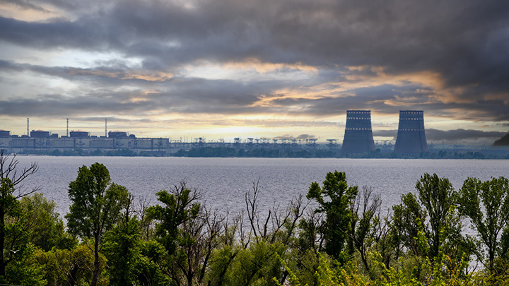    Запорожская АЭС. Фото: Lev Radin/Shutterstock