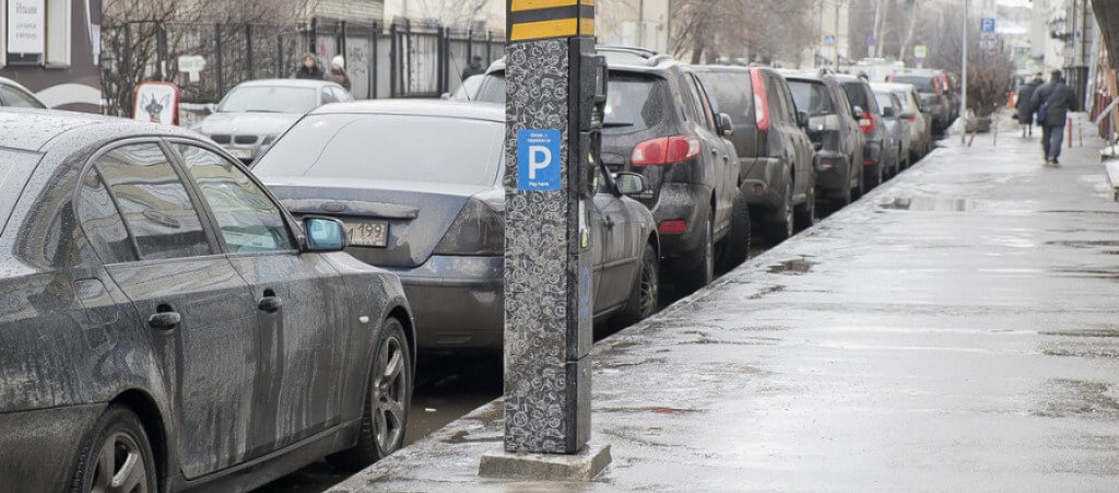 В НОВОГОДНИЕ КАНИКУЛЫ МОСКВИЧИ СМОГУТ ПАРКОВАТЬСЯ БЕСПЛАТНО