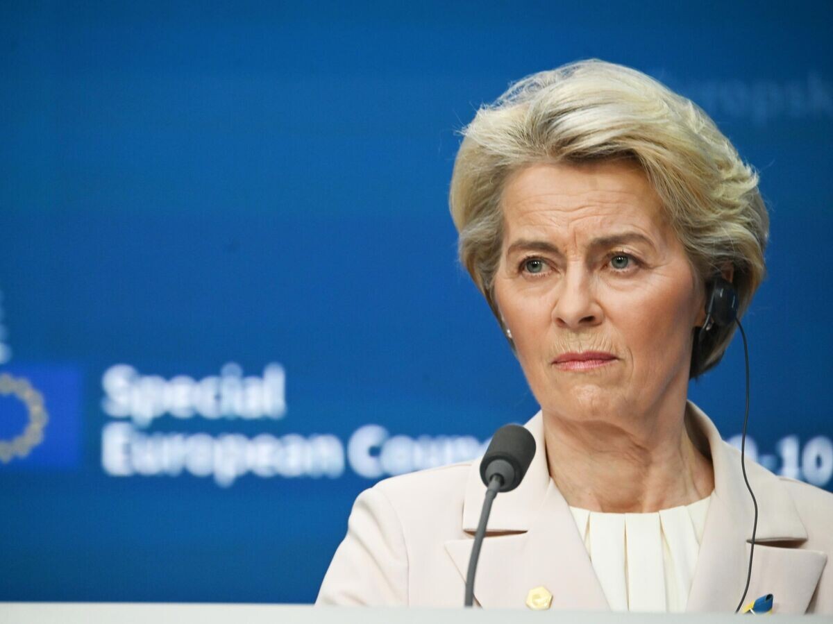   Председатель Европейской комиссии Урсула фон дер Ляйен выступает на саммите Европейского союза в Брюсселе | © РИА Новости / Стрингер