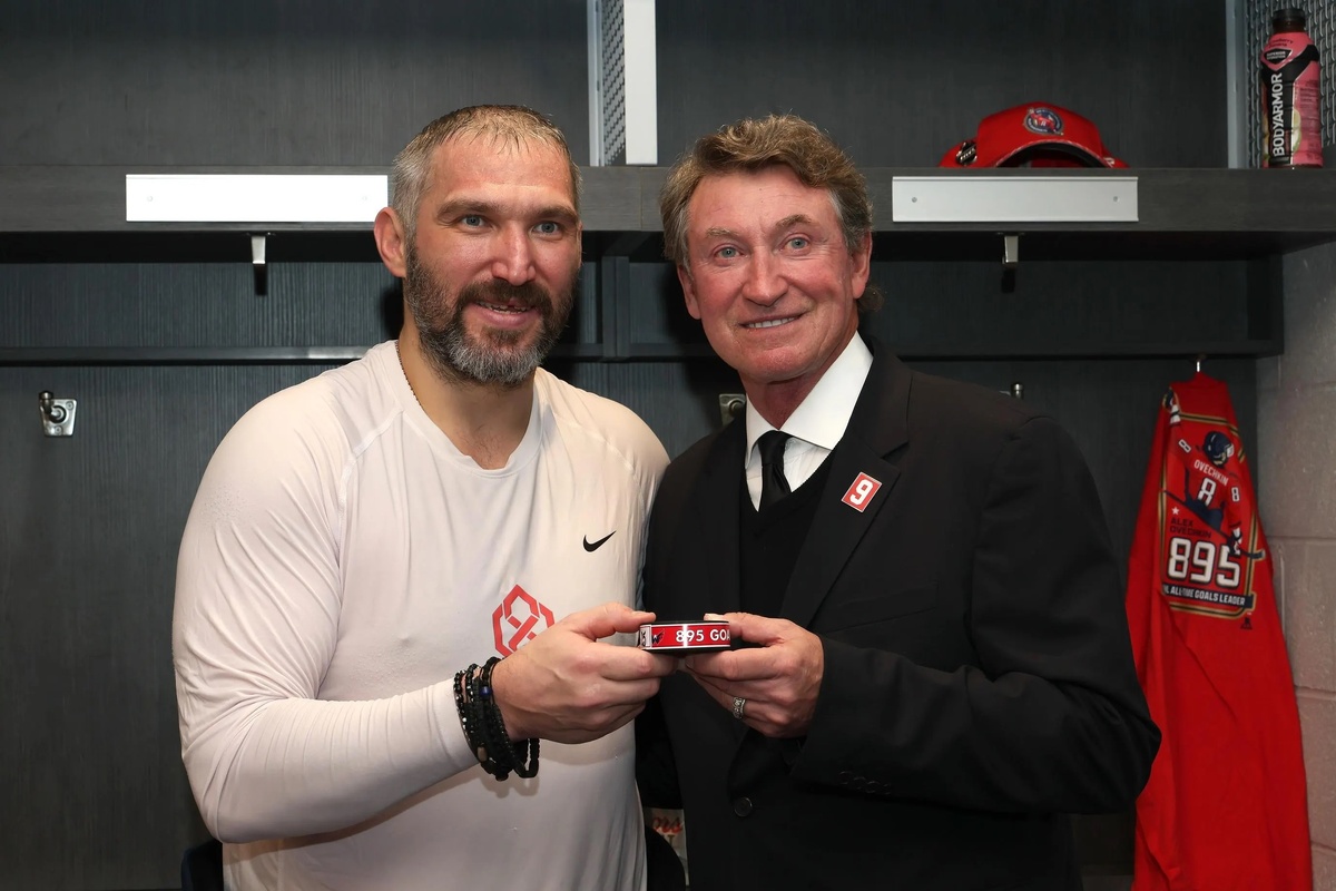     Александр Овечкин и Уэйн Гретцки