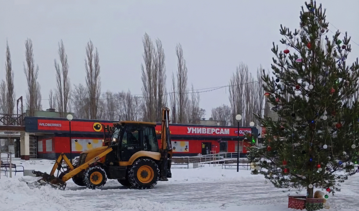    Уборка города от снега. Автор: Виктор Субботин. Фото: мэрия Воронежа.