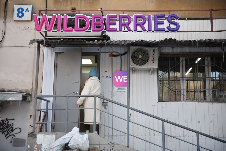    В ПВЗ скапливаются большие очереди Алексей БУЛАТОВ