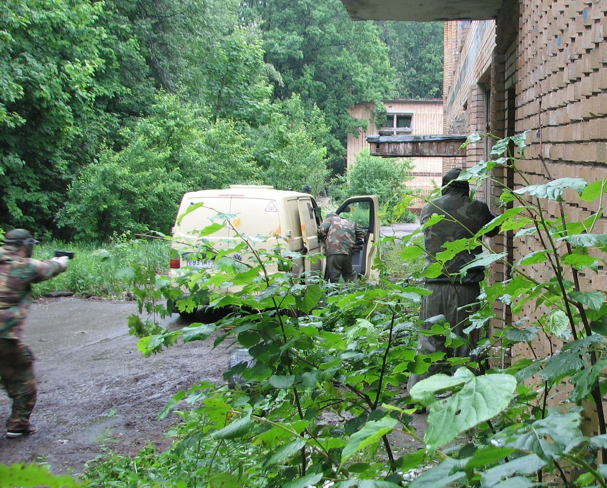 Тренироака по отражению нападения на Инкассаторов. Оружие страйкбольное. (фото моё)