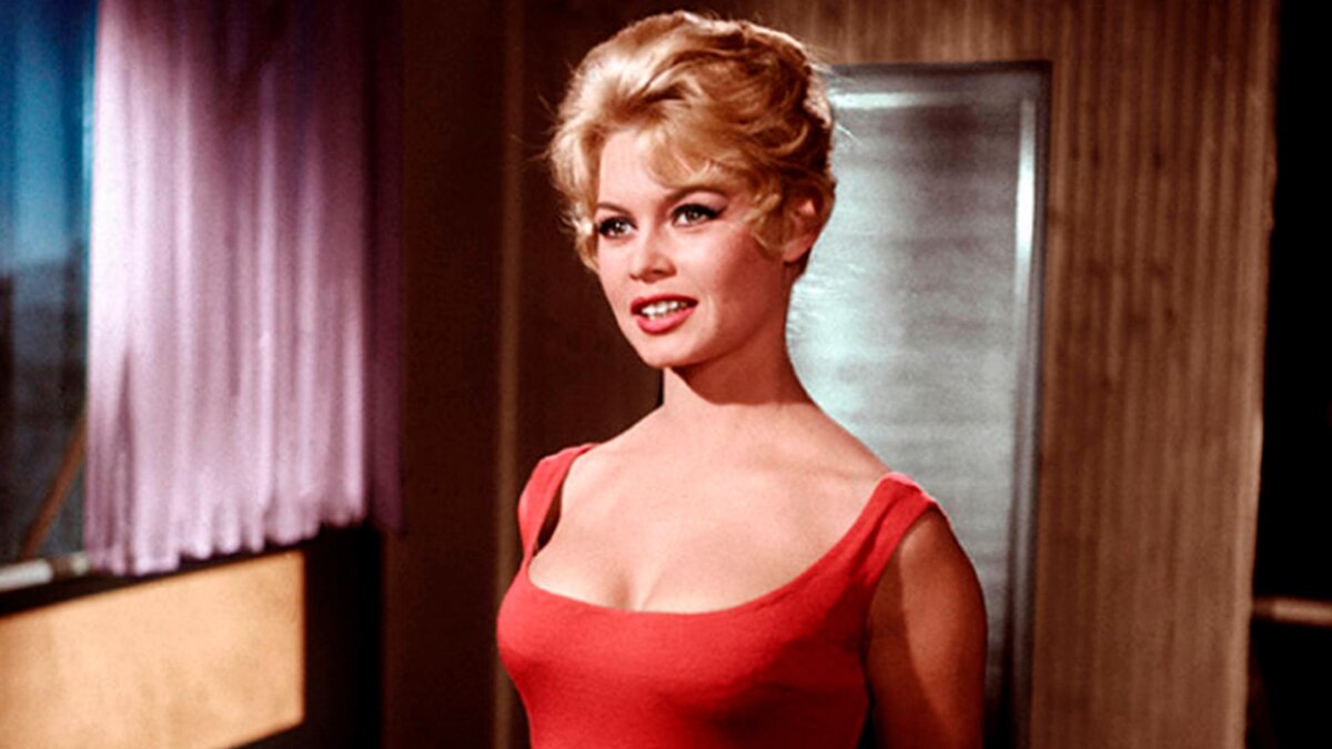 Фото: Кадр из фильма "Парижанка"