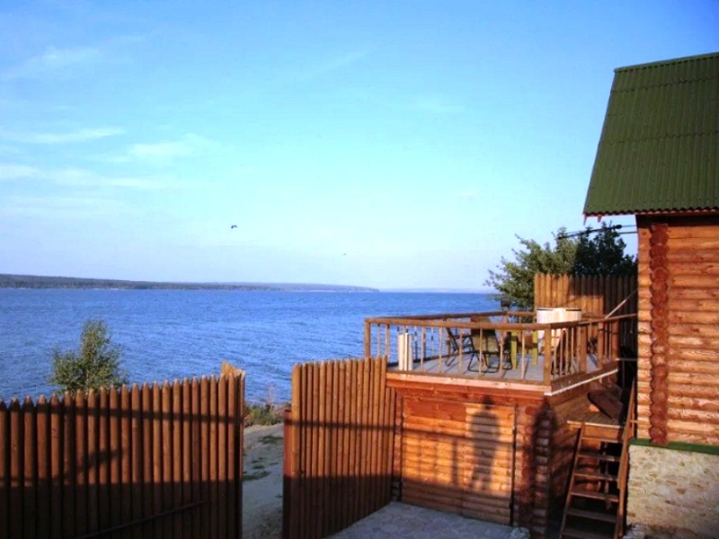 На берегу водохранилища