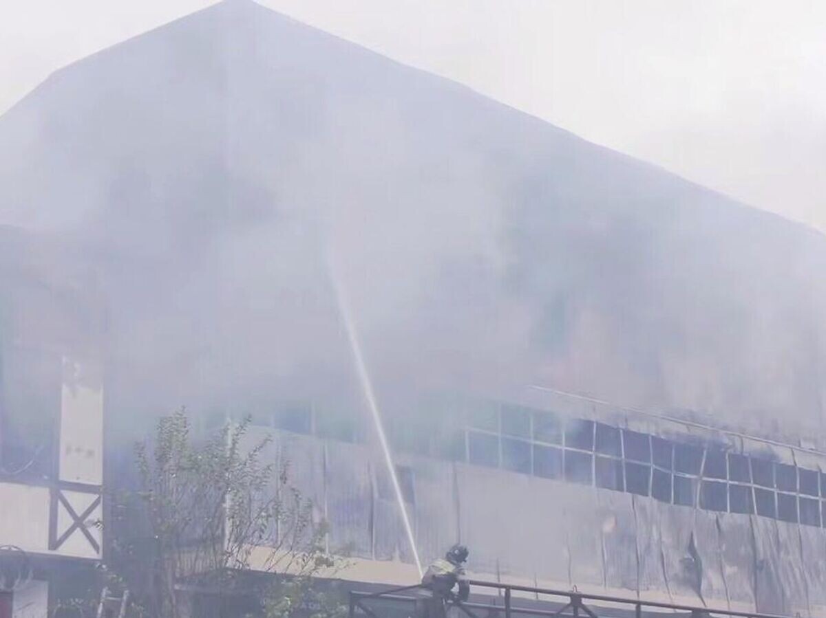    Пожар в промзоне на улице Транспортной в Сочи | © Сочи Официальный/Telegram