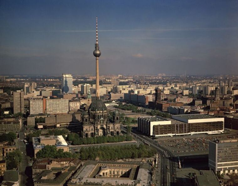 Берлин...