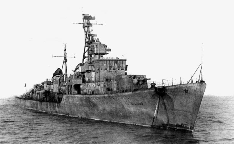 Эскадренный миноносец «Опасный» проекта 30бис, постройки судостроительного завода № 402 в Молотовске