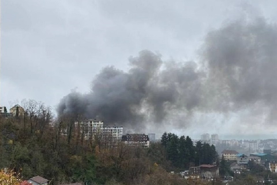    С пожаром борются 60 человек. Фото: соцсети