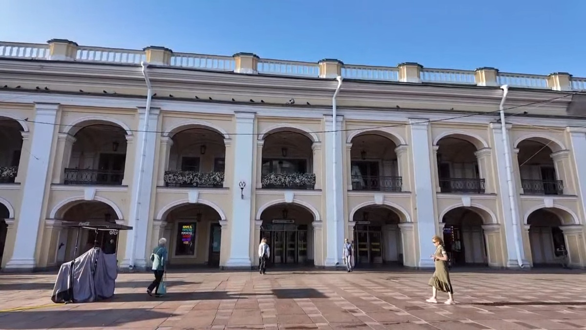 Гостиный двор в Санкт-Петербурге