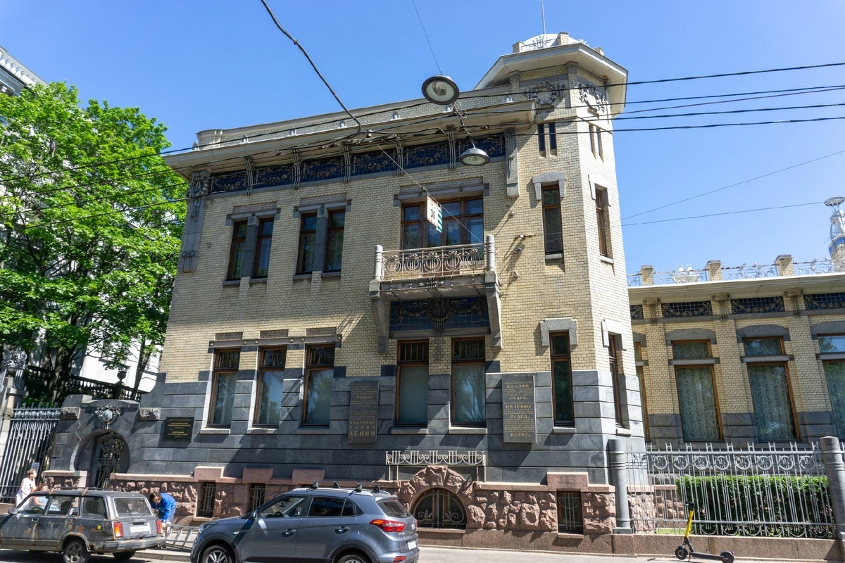 тот самый балкон и особняк Ксешинской