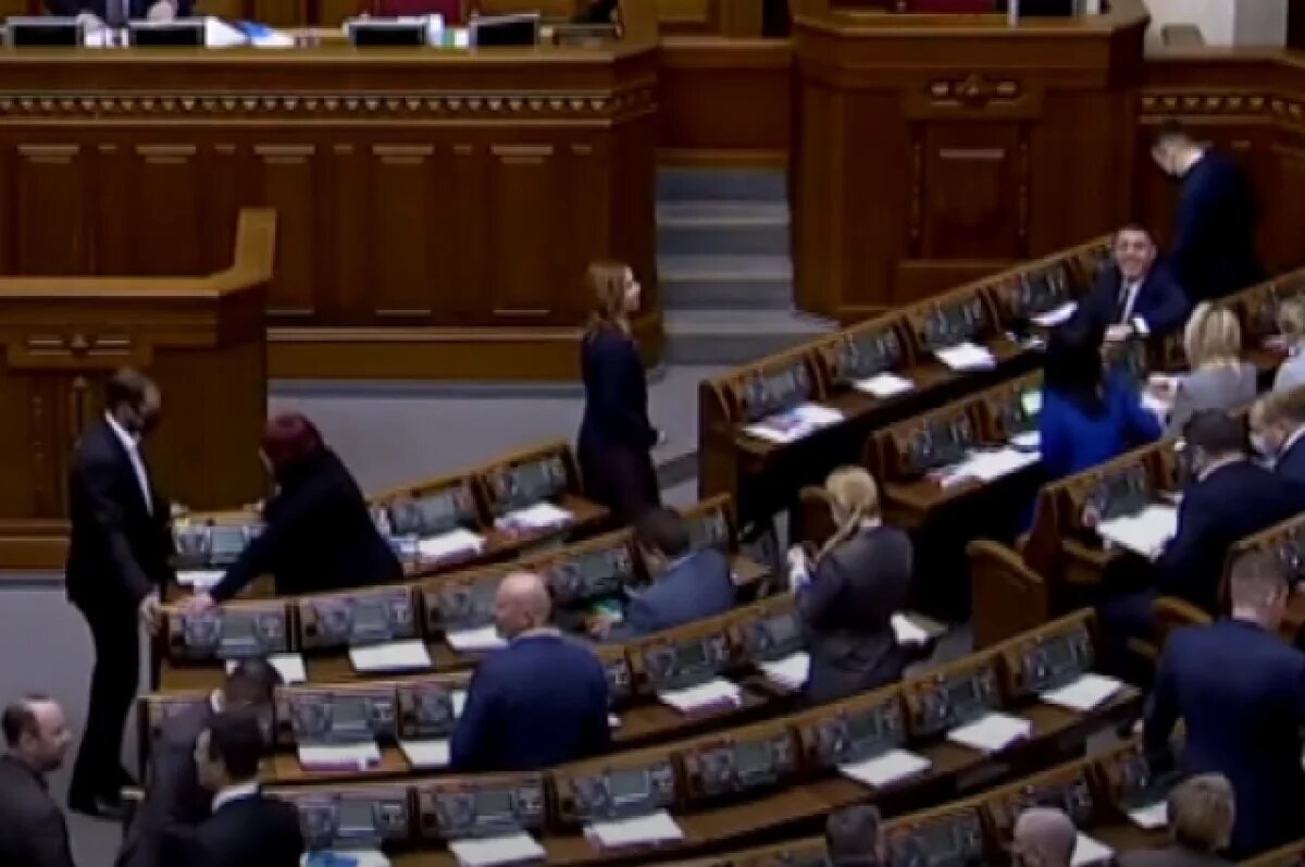    Рада рассмотрит проект постановления об увольнении главы СБУ и генпрокурора