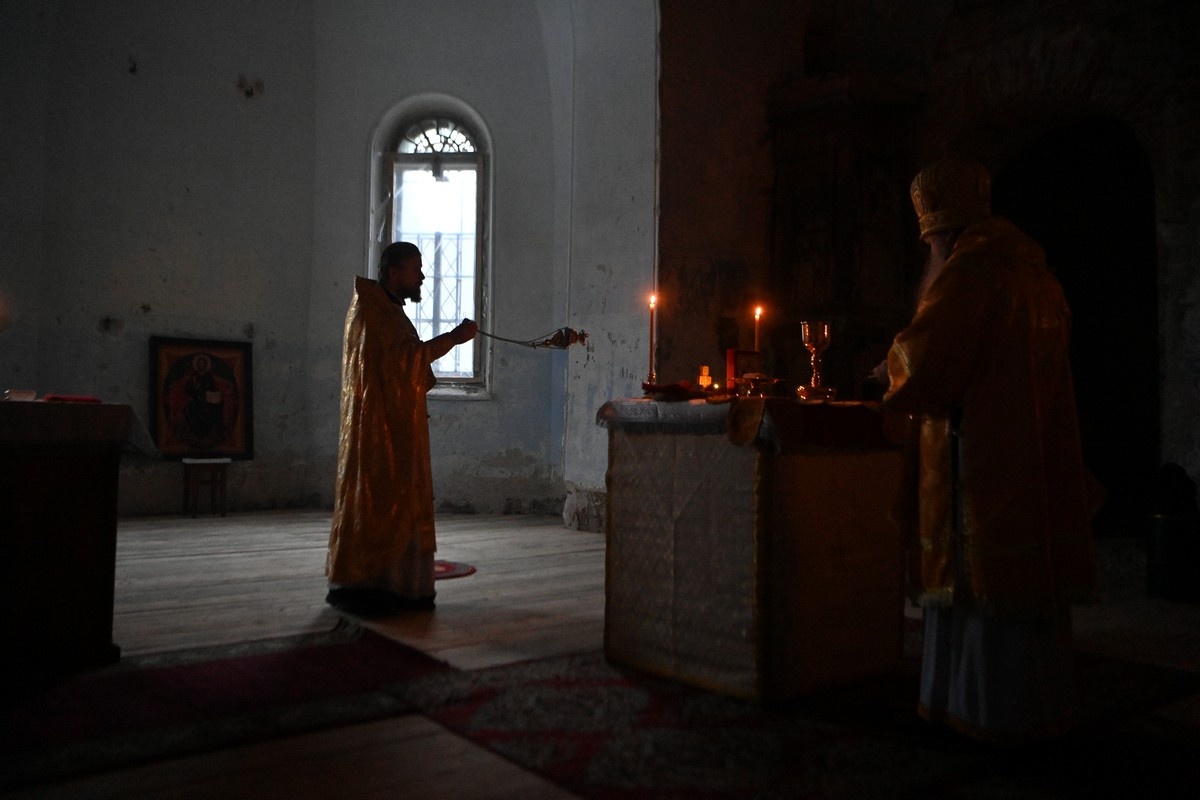    В храме в Вехручье состоялась первая Божественная Литургия подворья Новодевичьего женского монастыря. Фото: "Республика"/Лилия Кончакова