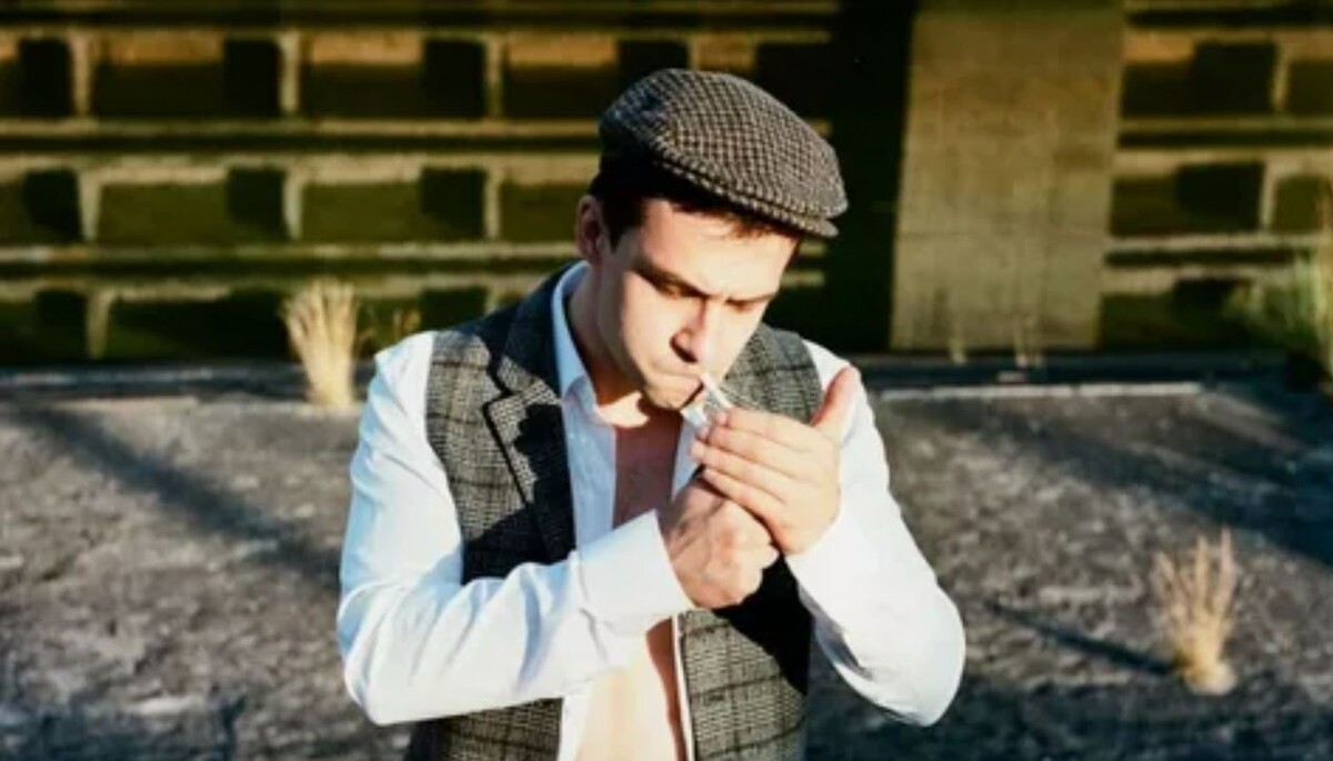 Мирешкин связался с плохой компании, но актёрство и здравый смысл помогли ему изменить жизнь