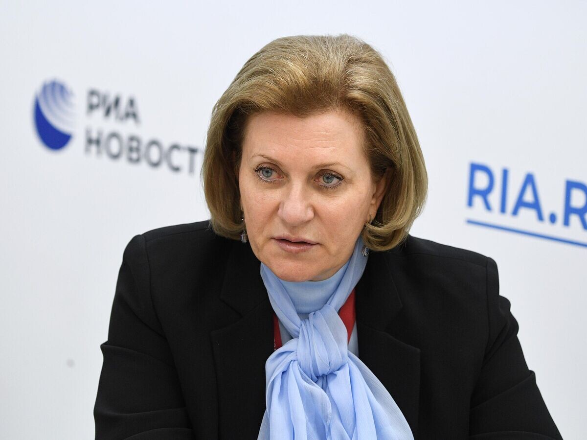    Руководитель Роспотребнадзора Анна Попова во время интервью на стенде МИА "Россия сегодня" на VI Восточном экономическом форуме | © РИА Новости / Владимир Астапкович