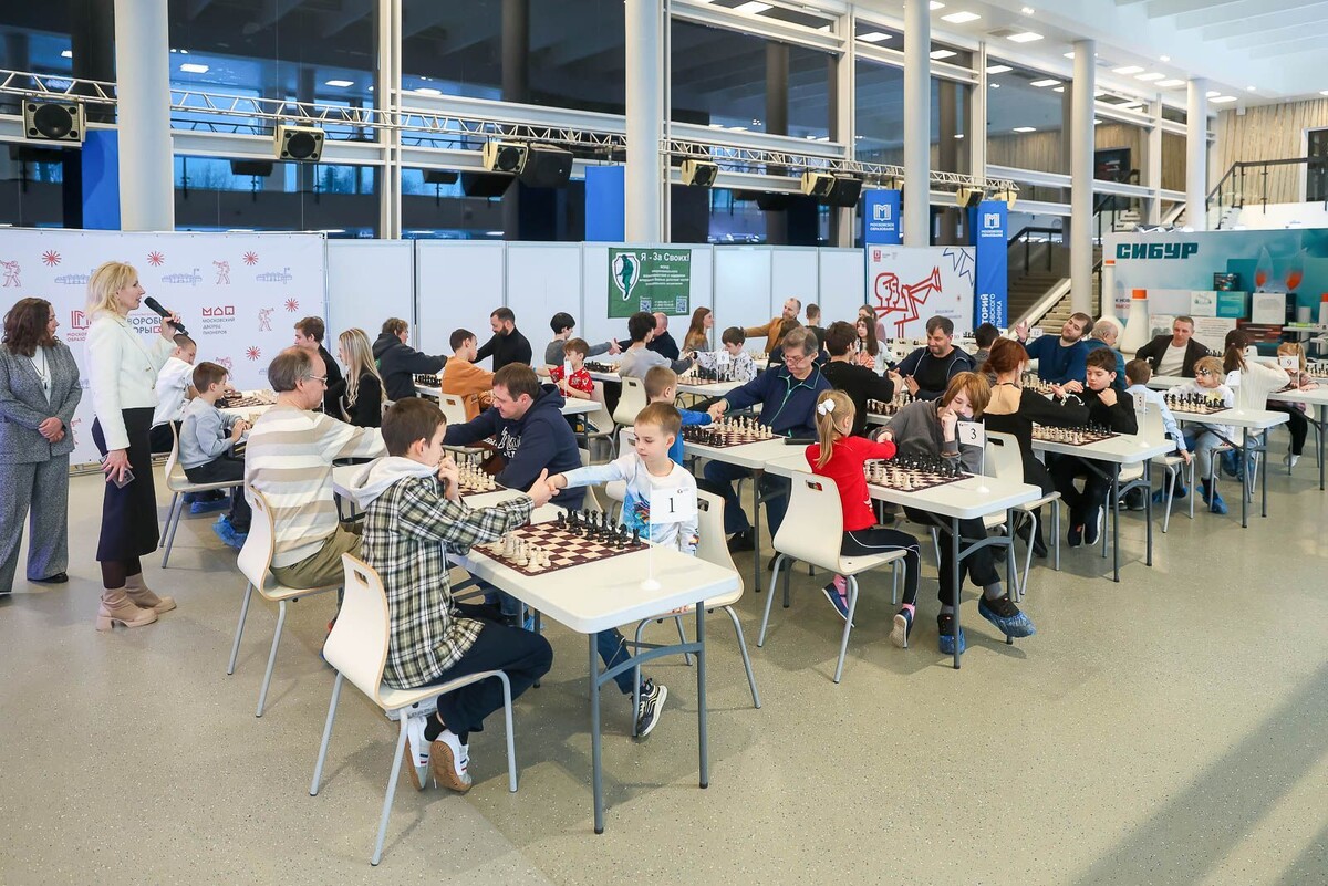    В Москве состоялся семейный шахматный турнир «Ход конем»