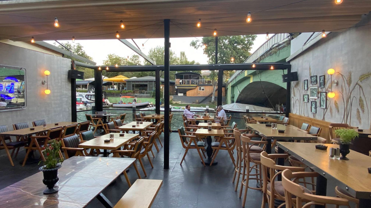 Ресторан Old Fort Restaurant And Pub. Фото Google карты