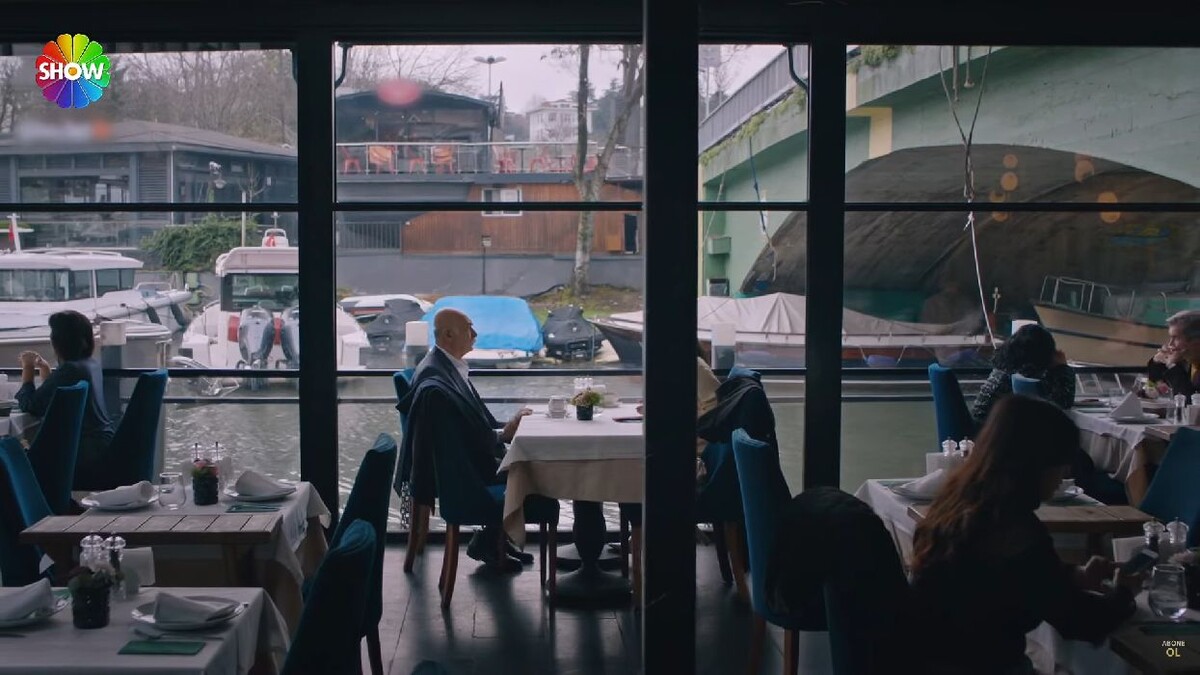 Кадр из сериала «Клюквенный щербет», Турция, 2022 год